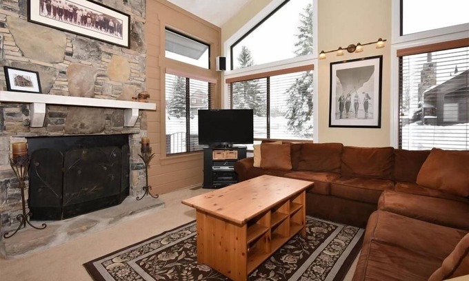 Seven Springs House | Seven Springs Sunridge 3 Bedroom Premium Condo with Loft and Private Deck by RedAwning