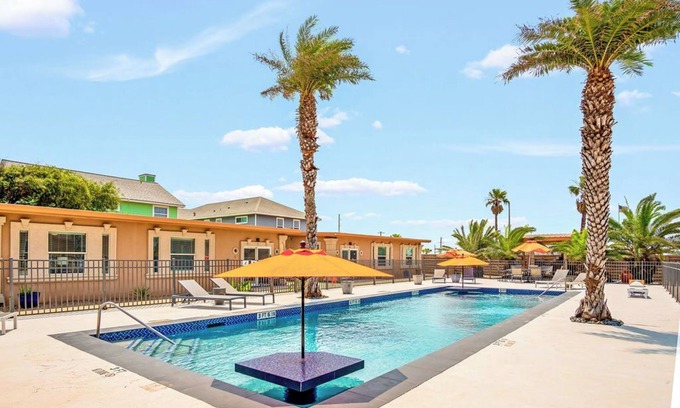 Port Aransas House | Shadow Palm Villa 3 Private Resort Villa
