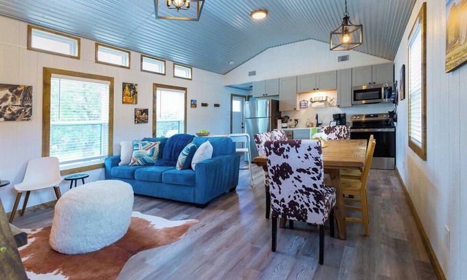 Johnson City Cabin | Shady Grove – Tranquil Hill Country Cabin for 8 Near Pedernales Falls