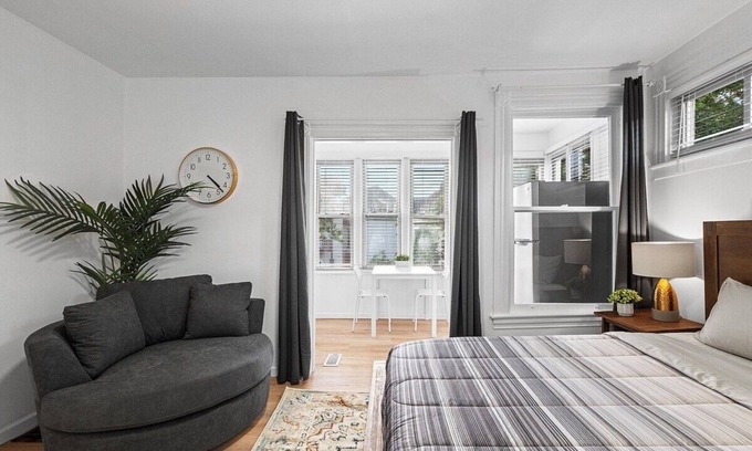 Shadyside Apartment | Shadyside/Central @5 Stylish&Bright Studio w/Prkg