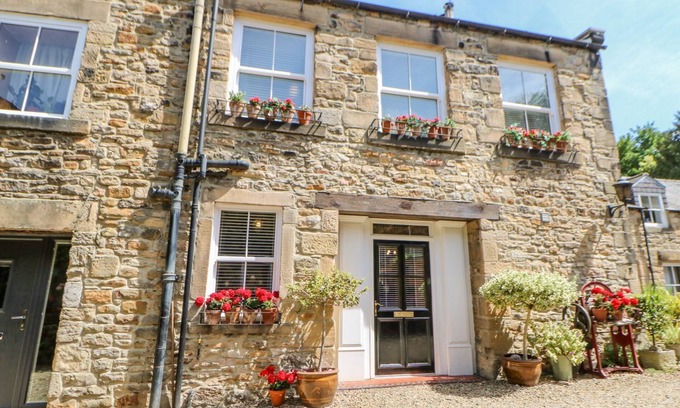 Haydon Bridge Cottage | SHAFTOE MEWS, family friendly, with open fire in Haydon Bridge