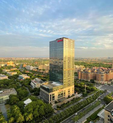 Jinqiao Hotel | Shanghai Marriott Hotel Pudong East - Only a 30 minute drive from Disney