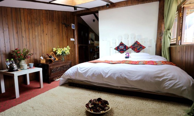 Shangri-La House | Shangri-La mid - mountain homestay