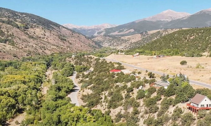 Salida House | Shavano Chateau 4bd 3ba near Monarch on 50! New Listing Special for Summer 2024