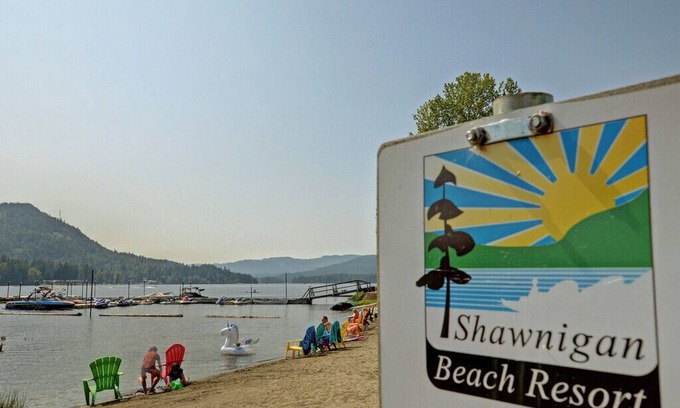 Shawnigan Lake Condo | Shawnigan Lake Beach Resort 2 Bedroom Beachfront Condo!
