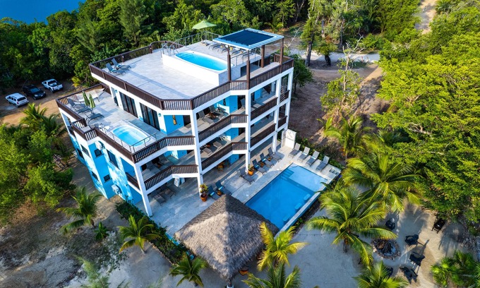 Sittee River Village House | Shedrock Shangrila, Beachfront Hibiscus Suite