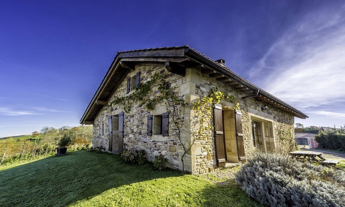 Sare Ski Chalet | Sheepfold in the village of Sare