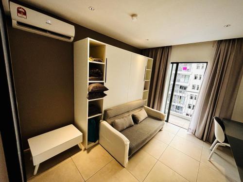 Shah Alam House | Shem's DK Impian Airport Subang with Balcony