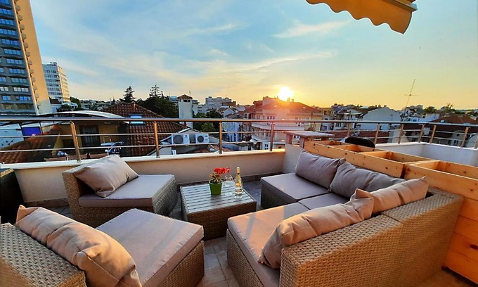Burgas Center Apartment | Shik & Chic in the Heart of Burgas # 5min from beach