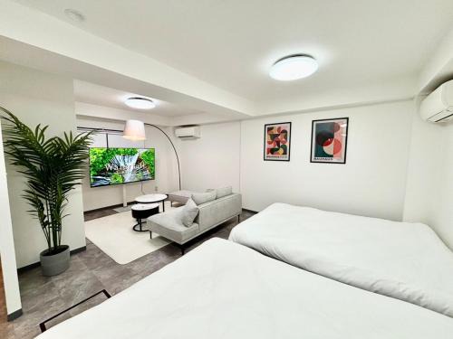 Shinjuku Apartment | Shinjuku 13 minUp to 8 people 60 sqmFull renovationRoppongi and Tsukiji direct accessFamily group7 min to Ochiai Minami-Nagasaki Station