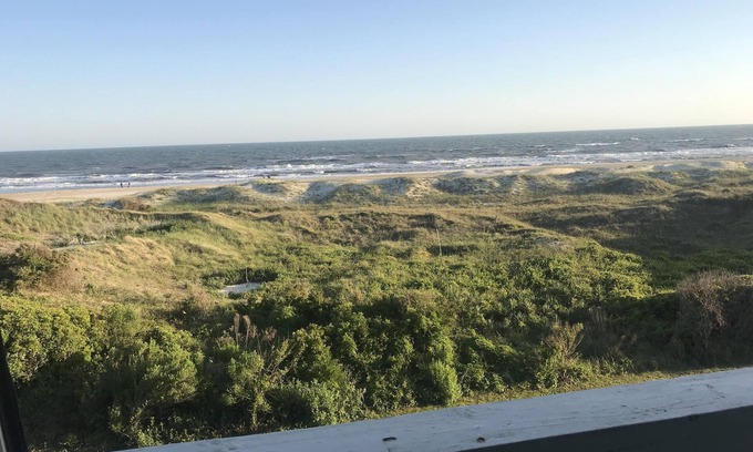 Morehead City Condo | “Shorely Anchored” DIRECT OCEAN FRONT Top Floor! Beautifully Renovated!