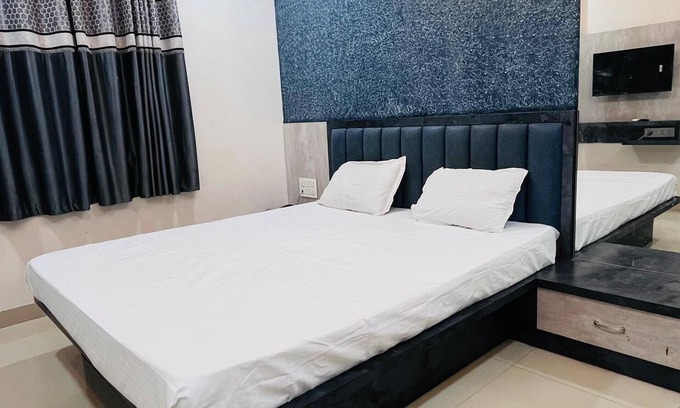 Daulatabad Hotel | Shri Nath Hotel And Lodging