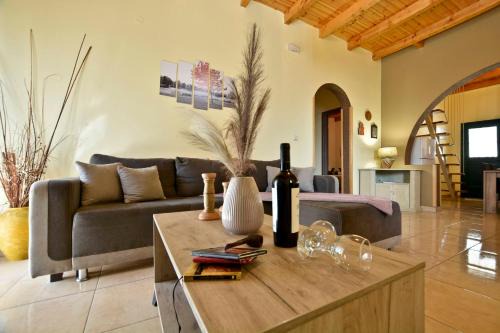 Dafnata Apartment | Sia's Holiday Home