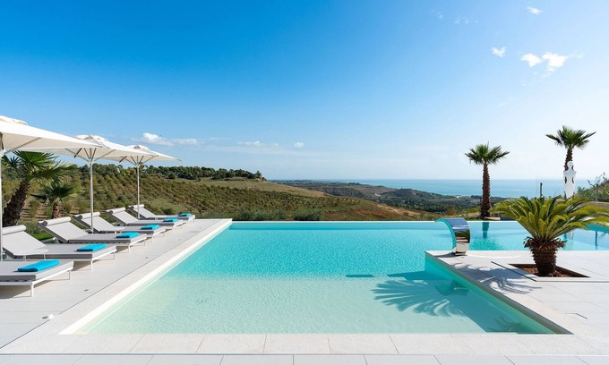 Ribera Villa | Sicily villa rental near seaside with pool, views, Wi-Fi and air conditioning