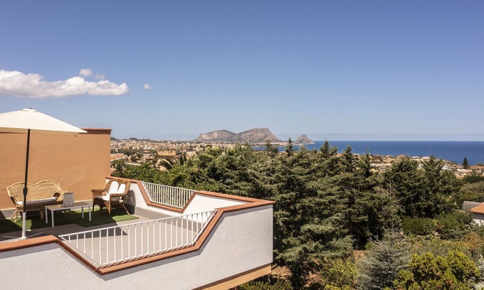 Torre Colonna-sperone Villa | SICULI HORTIS SEA HOME – Jacuzzi, A/C, Parking, Alarm, 24/7 Video Surveillance