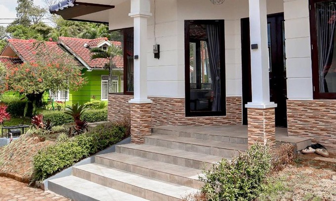 Cipanas Villa | Sierra By Semusim Villa