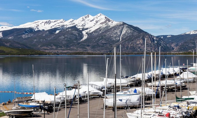 River Run Apartment | Silver Mill #8162 by Summit County Mountain Retreats