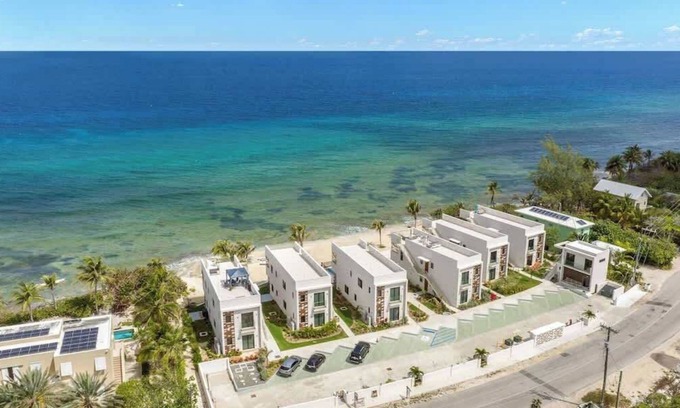 Old Man Bay Condo | Silver Reef #4 - 2 BR LUXE Oceanfront & Pool