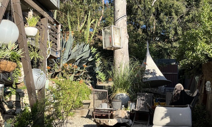 Sunset Junction Apartment | Silverlake Hills Staircase Apt, with hot tub access!