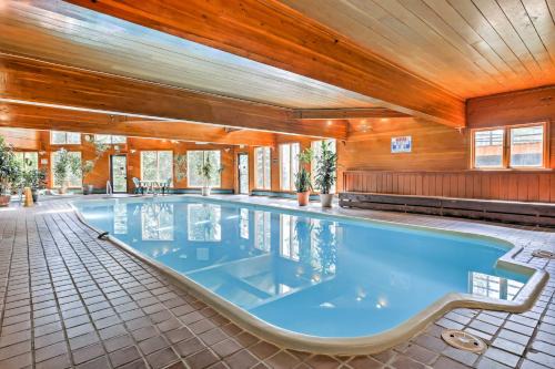 Wildernest Apartment | Silverthorne Condo Patio, Mtn Views, Pool Access!