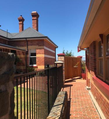 Devonport Apartment | Silwood Apartment fully self contained with Kitchen and Laundry
