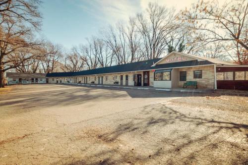 Wamego Hotel | Simmer Motel