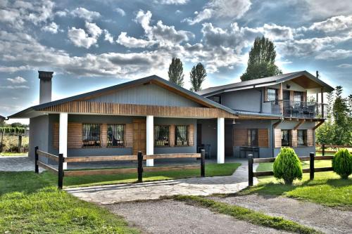 Makednoi House | Simon's Walnut Farm