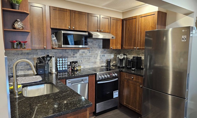 Silverado House | Simple and awesome basement accommodation for a lasting memory