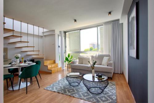 Castello de la Plana Apartment | SingularStays Edificio La Pergola