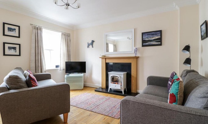 Keswick House | Siskin