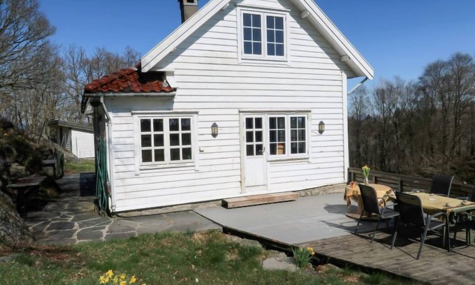 Austevoll House | Sjøhytta by Interhome