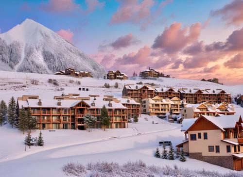 Crested Butte Apartment | Ski-In & Out, Top-Floor CB Condo, Panoramic Mountain View