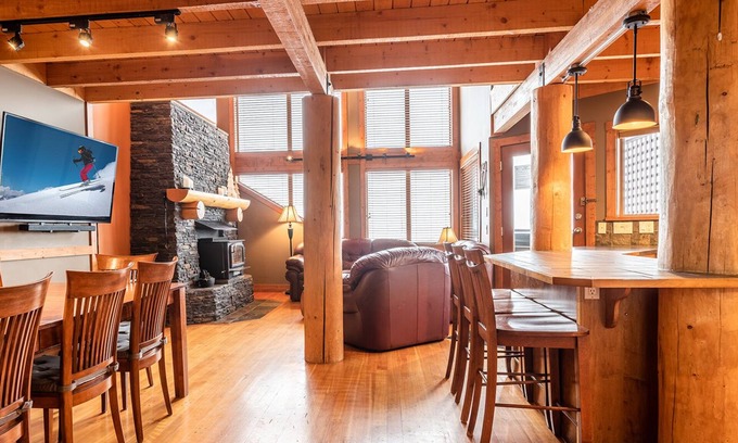 Snow Pine Estates Ski Chalet | Ski In/Out- Wood Stove - HotTub- 2 MSTR SUITES
