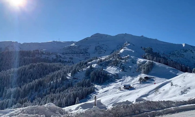 Samoens Apartment | Ski in/ski out, 30 m2 apartment on the slopes