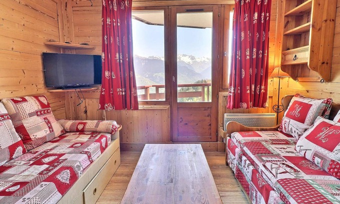 La Perriere Apartment | Ski-in/Ski-out Apartment at La Tania, 2BR, Sleeps 4, East Balcony, Courchevel
