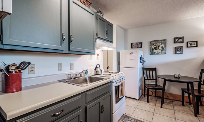 Sunday River Area Condo | Ski-In/Ski-out Cascades studio sleeps 4