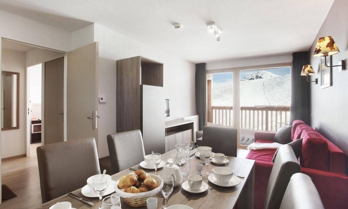 Plagne Soleil Apartment | Ski-in/ski-out & foot of the slopes, fitness, terrace, balcony, tv, ski locker, 54m², La Plagne