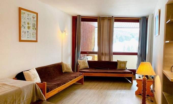 Villard-de-Lans Apartment | Ski-in/ski-out & foot of the slopes, 9th floor, balcony, parking, 64m², Villard de Lans