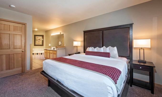 Four O'Clock Resort | Ski-in/ski-out resort in beautiful Breckenridge, Colorado