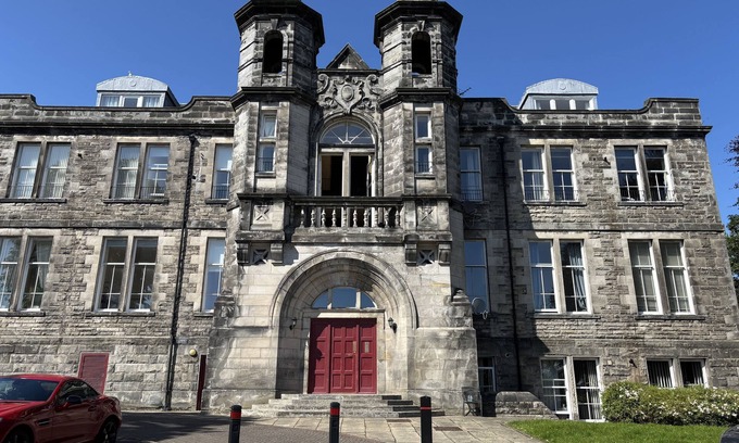 Dunfermline Apartment | Skibo Vista Dunfermline - sleeps 4 guests in 2 bedrooms