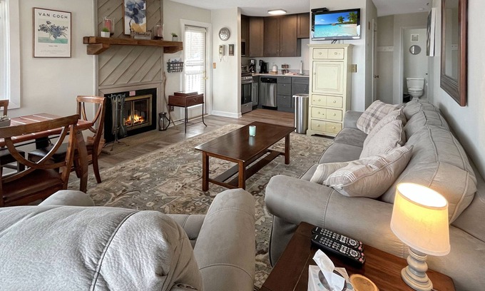 Banner Elk Condo | Skiing Gem: Pool/Hot Tub, Sauna, Fireplace, Resort Center, Tennis, Pickleball