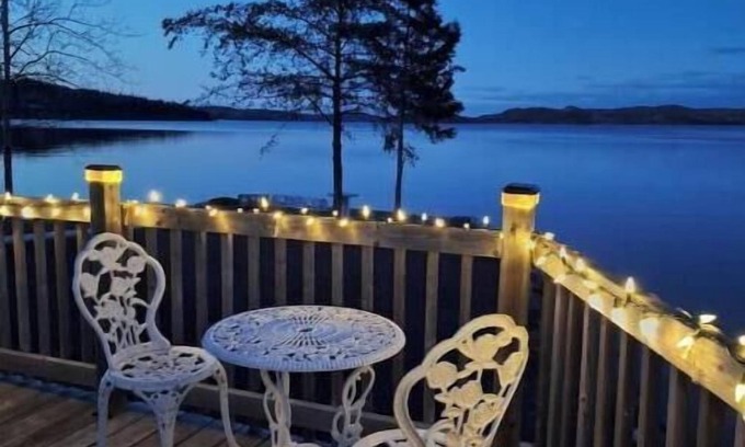 Point Leamington Cottage | Skipper's View Cottage by the Sea - Pet Friendly!