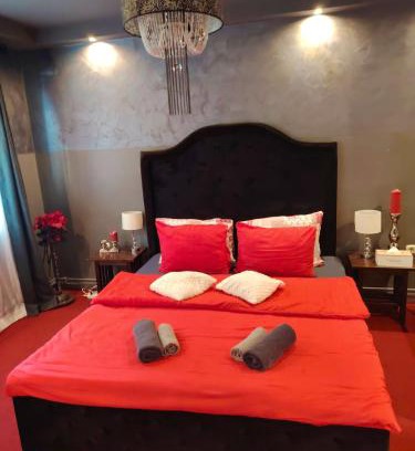 Koprivnica Apartment | Skitnica Red door