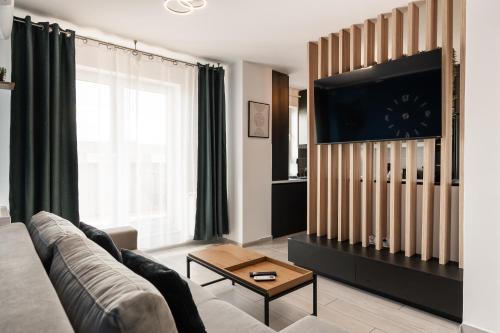 Brasov Apartment | Skylark - Milano Studio with Terrace and Panoramic View