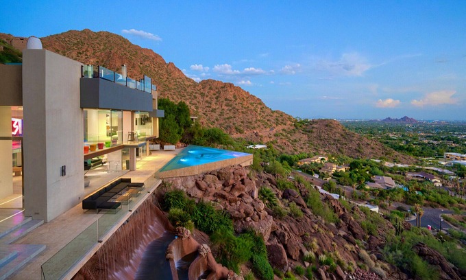 Red Rock North House | Skyline Sanctuary: Where Mountain Majesty Meets Sculptural Luxury