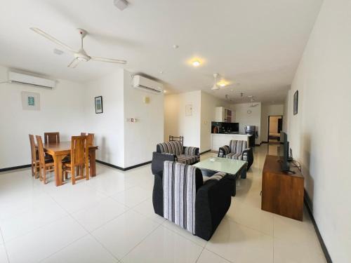 Sri Jayawardenepura Kotte Apartment | SKYLINE SUITE Luxury Penthouse at The Highness Rajagiriya