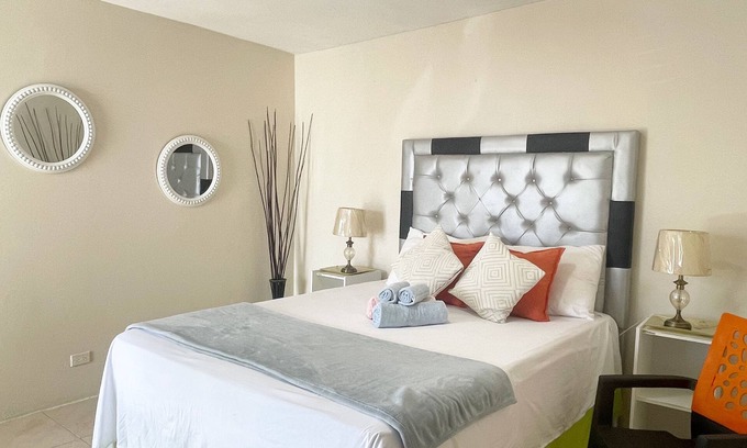 Montego Bay House | Skyline Suites, A/C 15 mins from Airport