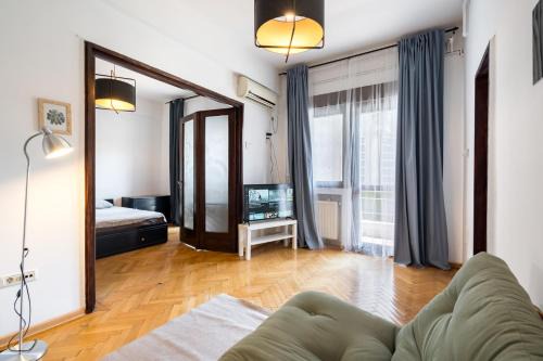 Bucharest City-Centre Apartment | Sleek Comfort - A Blend of Style and Convenience