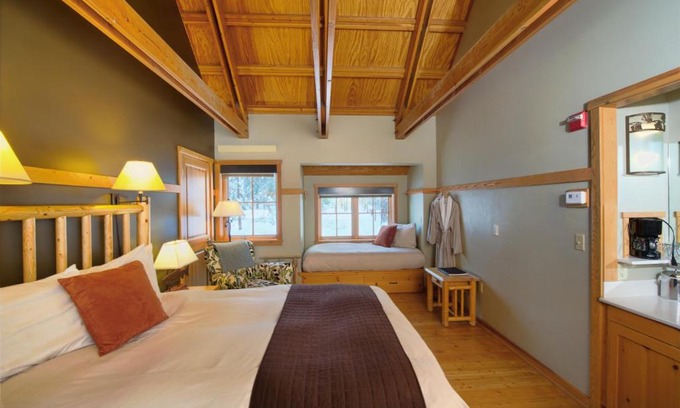 Leavenworth Resort | Sleeping Lady Mountain Resort