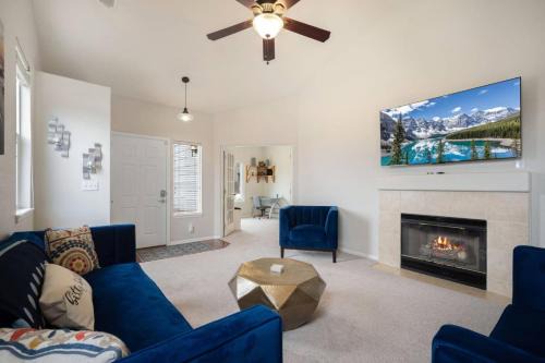 Centennial House | Sleepover in Centennial Big Backyard Pets Welcome